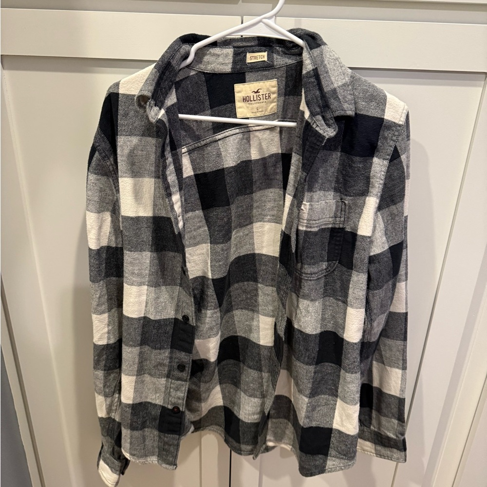 Hollister Black and White Plaid Casual Button Down Shirt